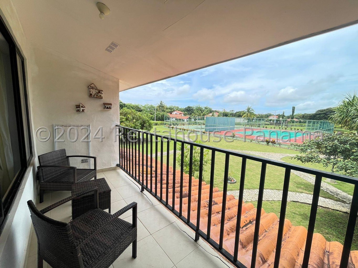 Exclusive brand new apartment